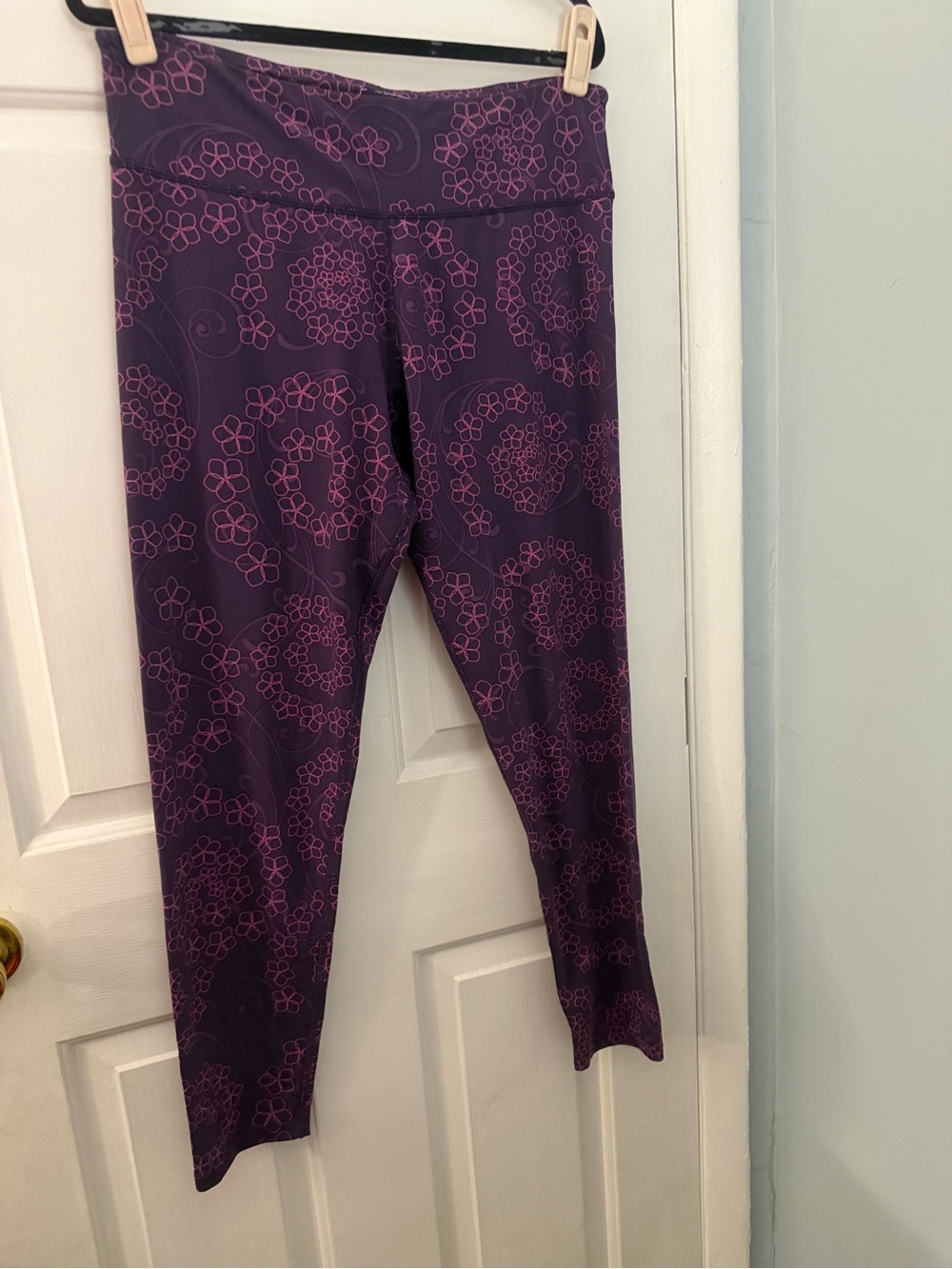 L.L.Bean Women’s Large Purple Floral Performance Leggings